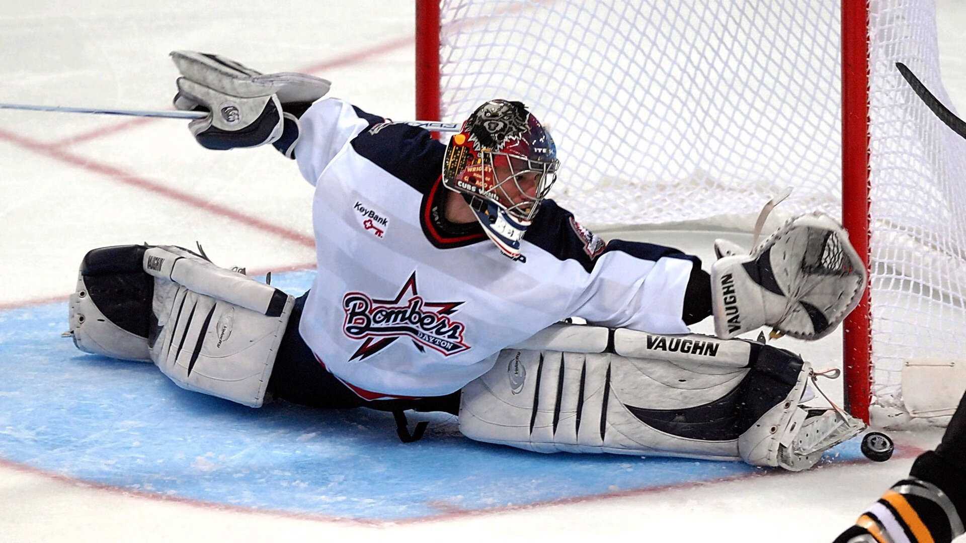 穿越火线 联赛积分榜形势胶着，穿越火线积分排名